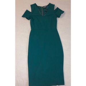 👗Green knee length party dress